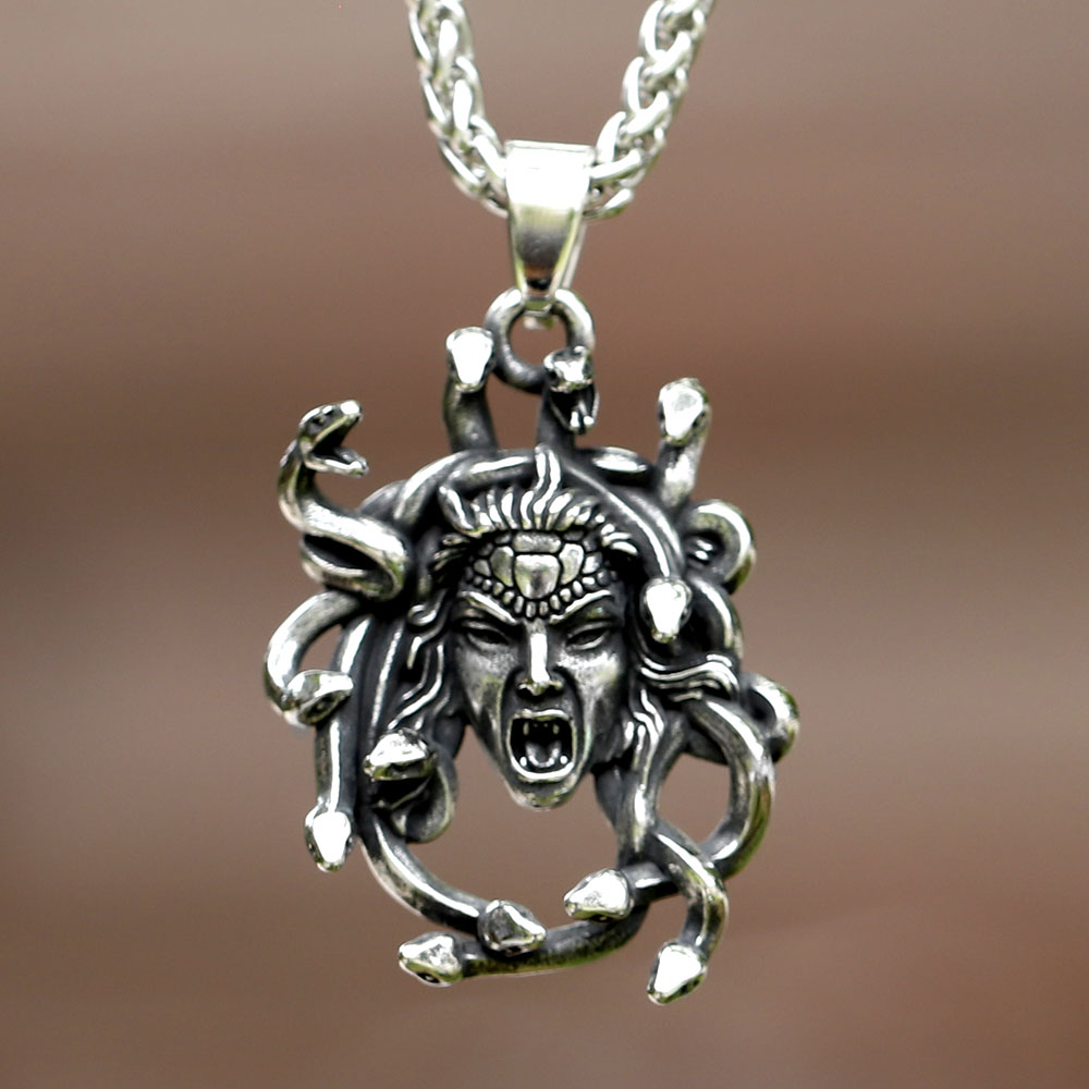 Medusa Colar de pingente mascu - Men Accessories Guide avaliação e preço